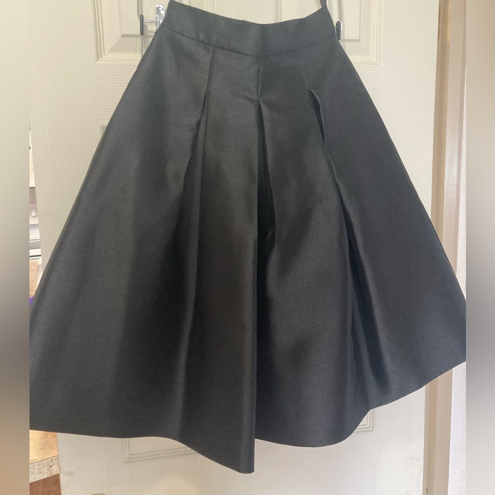 Black Eliza J skirt with pockets